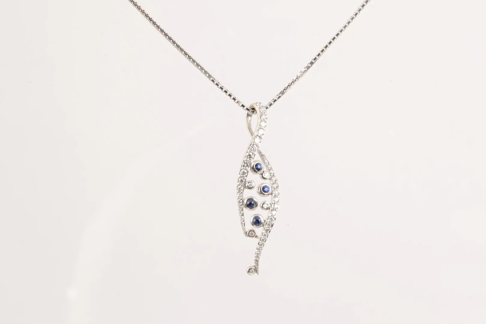 16" 18k White Gold 0.13tcw Sapphire 0.60tcw Diamond Necklace (4.96g.)