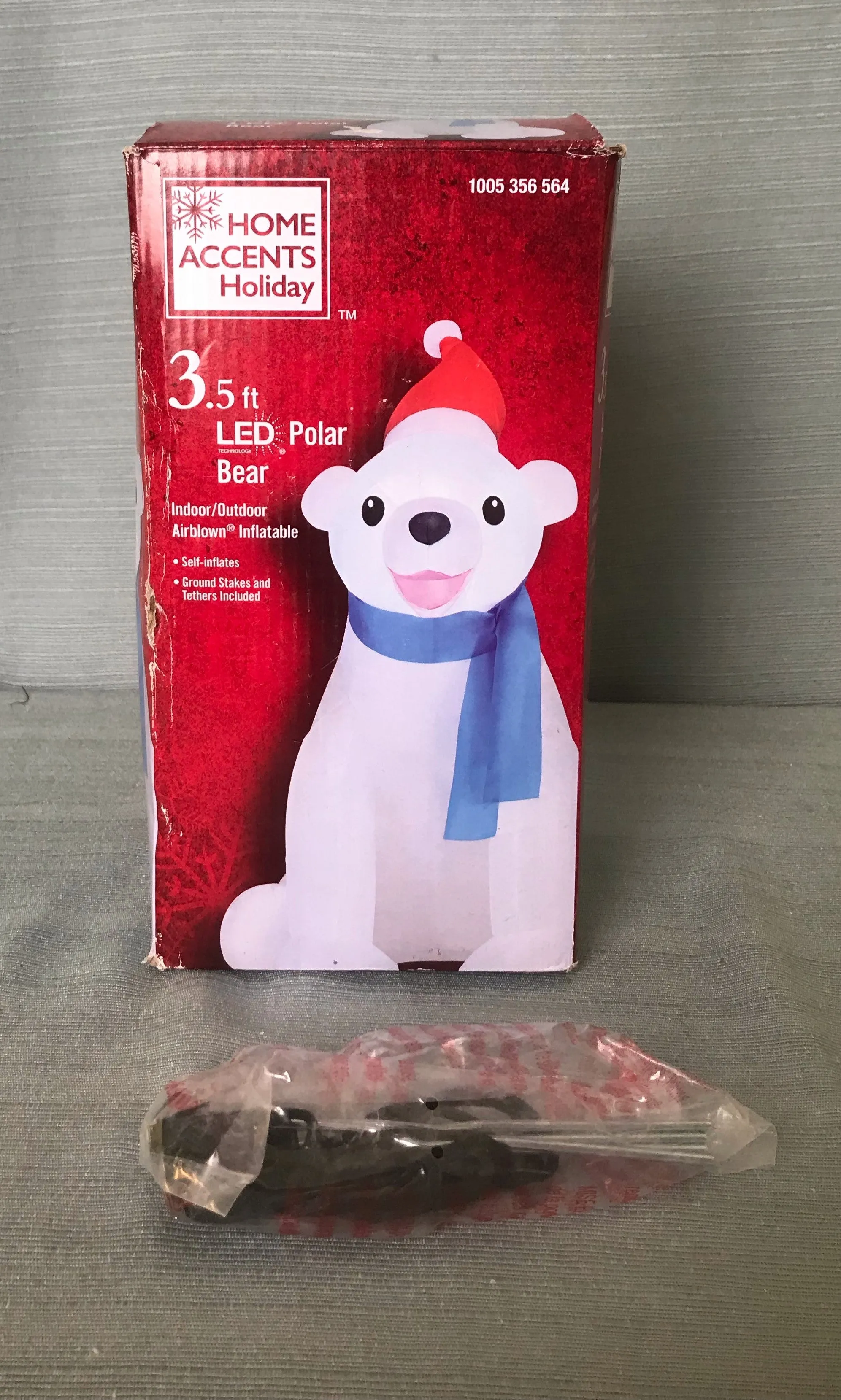 3.5 ft. LED Christmas Polar Bear Inflatable - Like New!