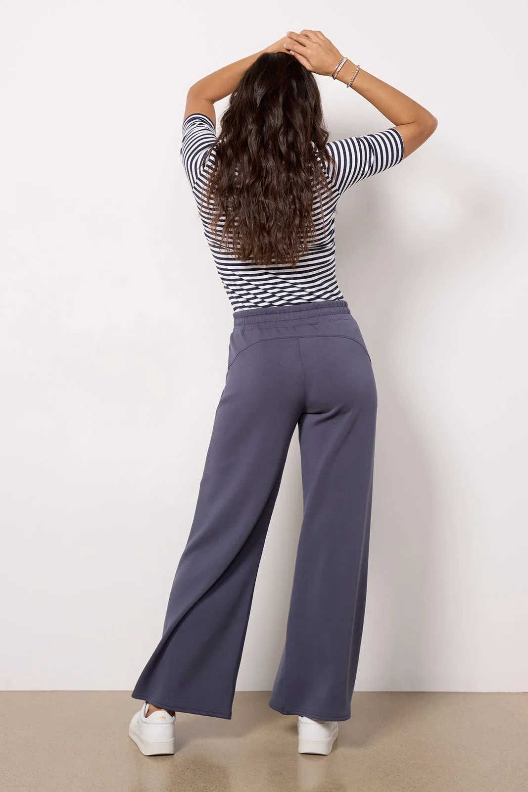 AirEssentials Wide Leg Pant