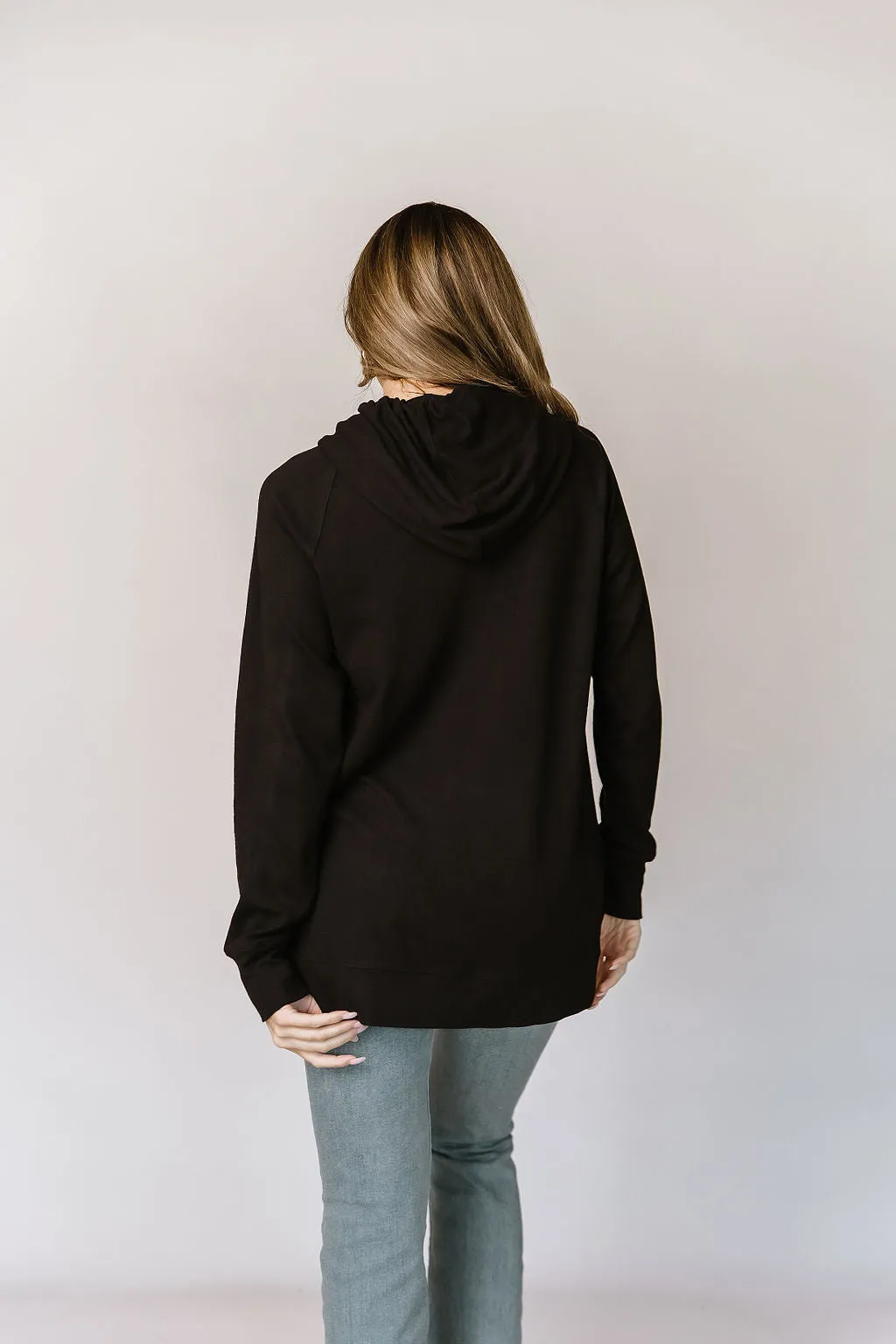 Ampersand Sideslit Hoodie in Black