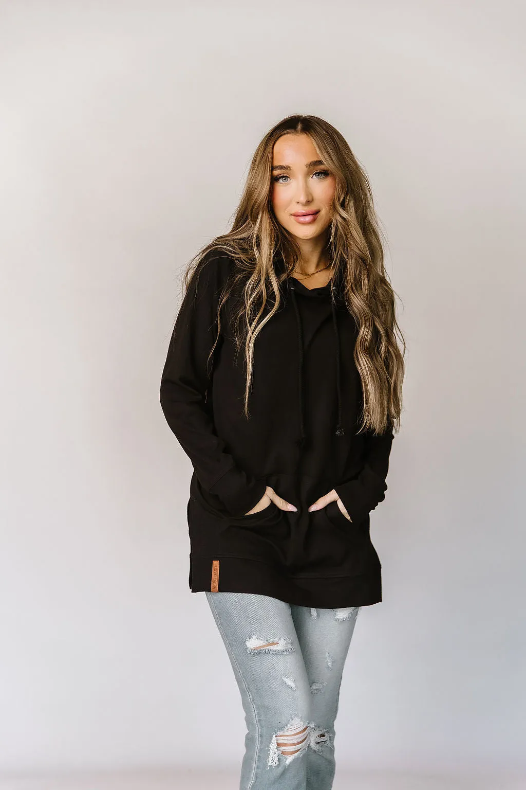 Ampersand Sideslit Hoodie in Black