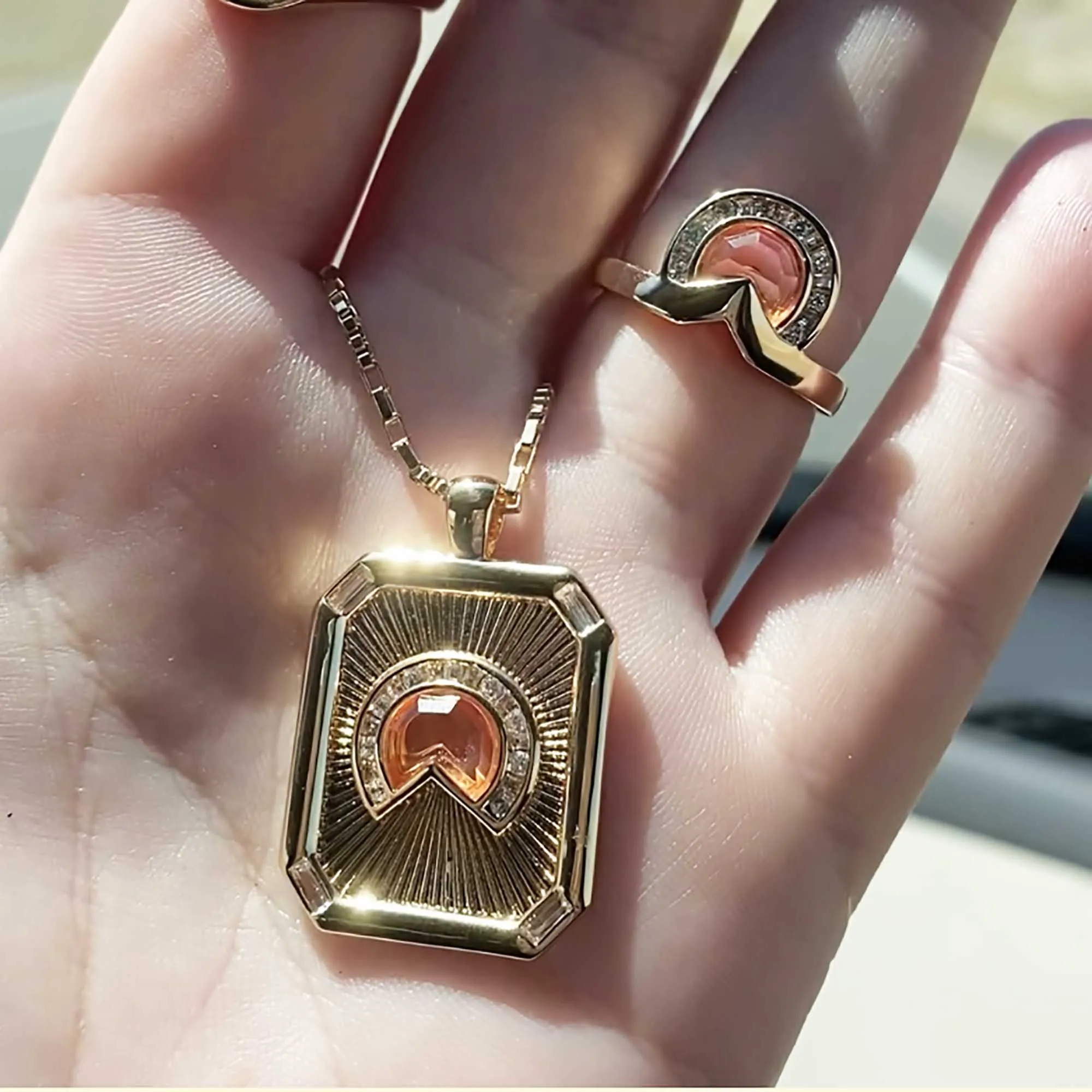 Daybreak Medallion Necklace - Sun