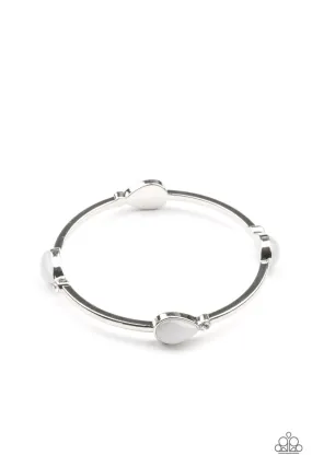 Dewdrop Dancing - White Bracelet