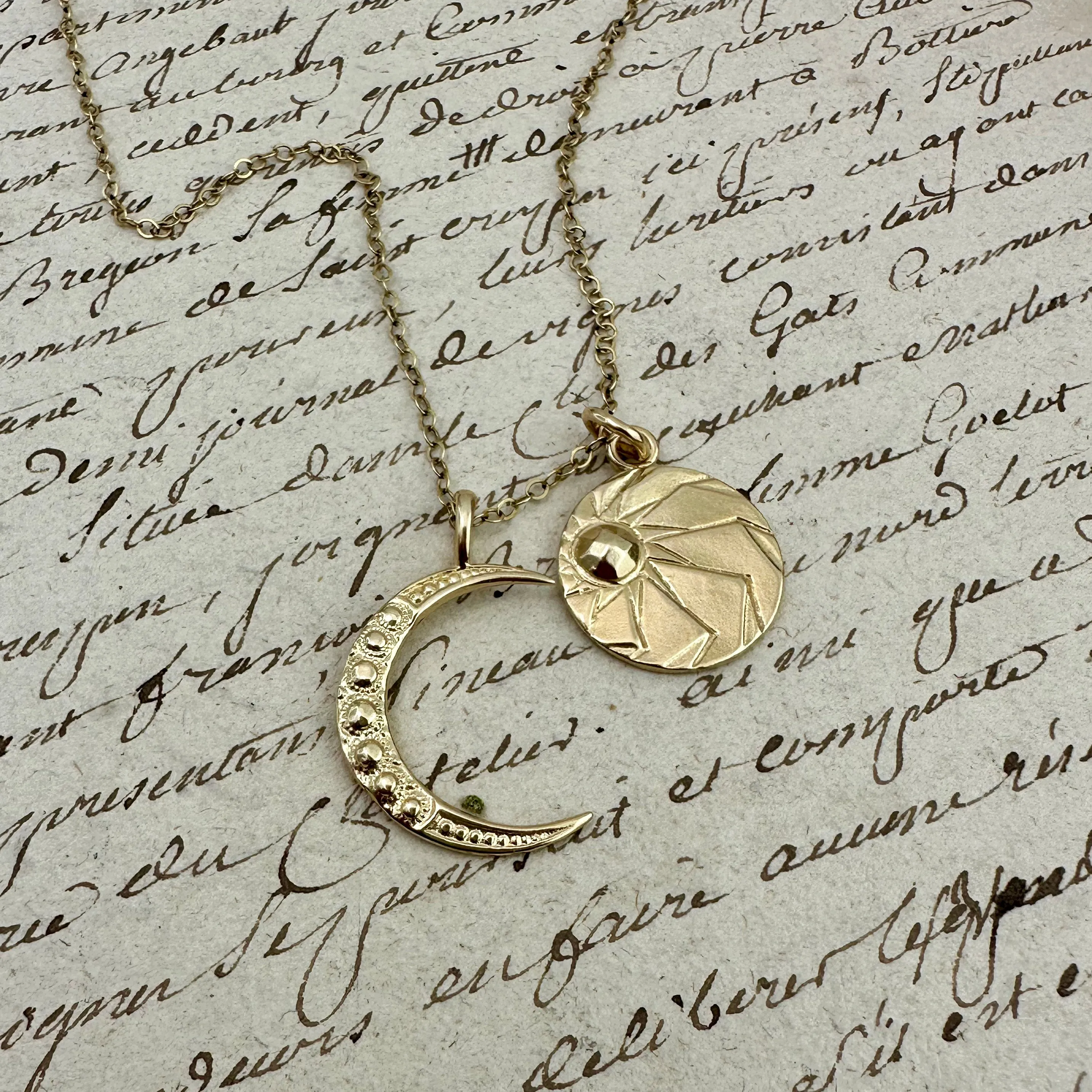 HORIZON MOON Necklace Set - Gold