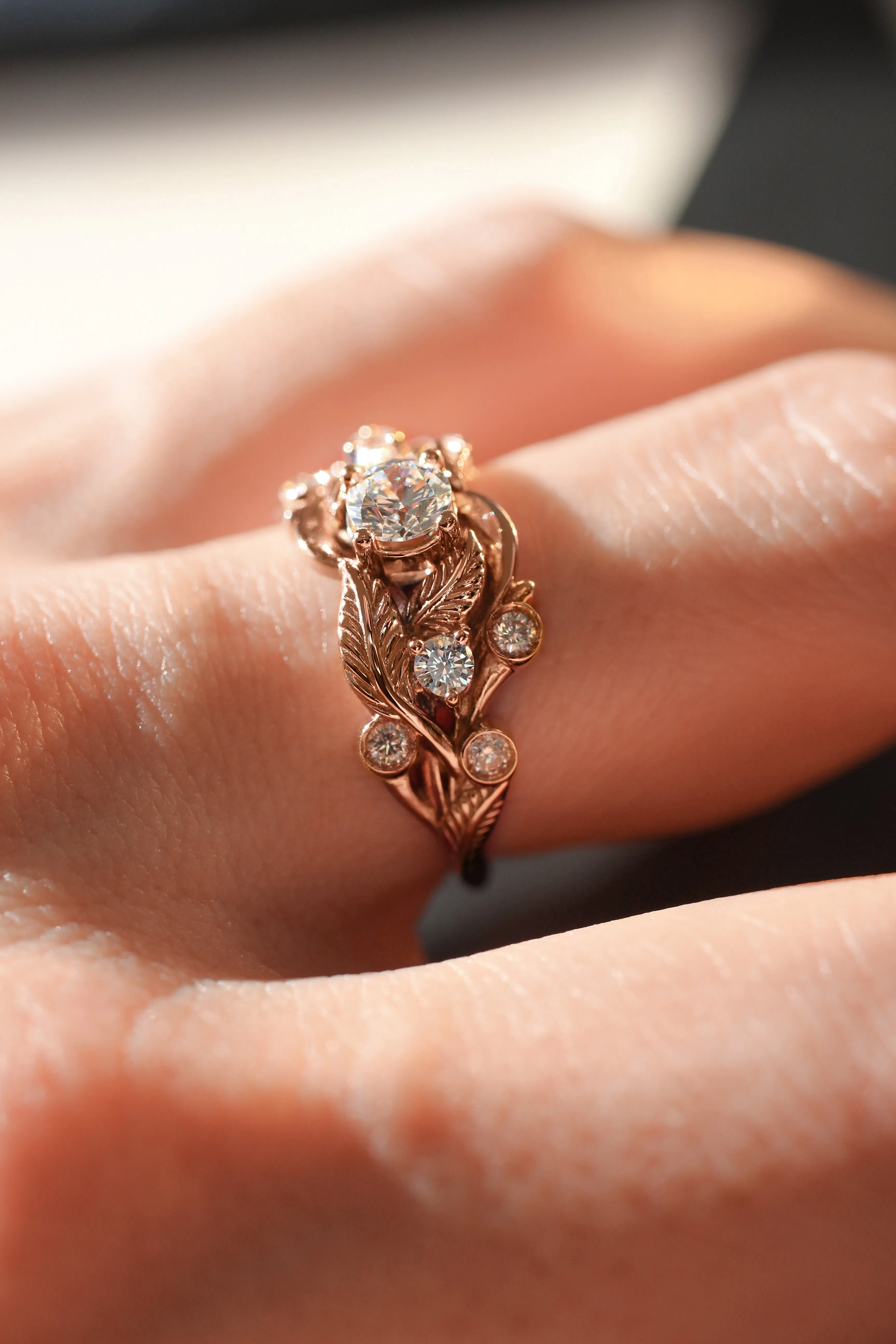 Leaf engagement ring with diamonds / Emilia