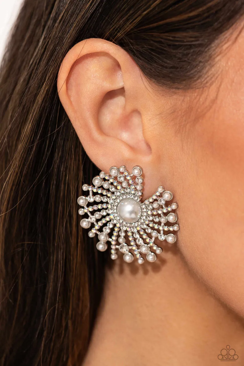 🧡Paparazzi🧡 Fancy Fireworks Earrings🧡White🧡